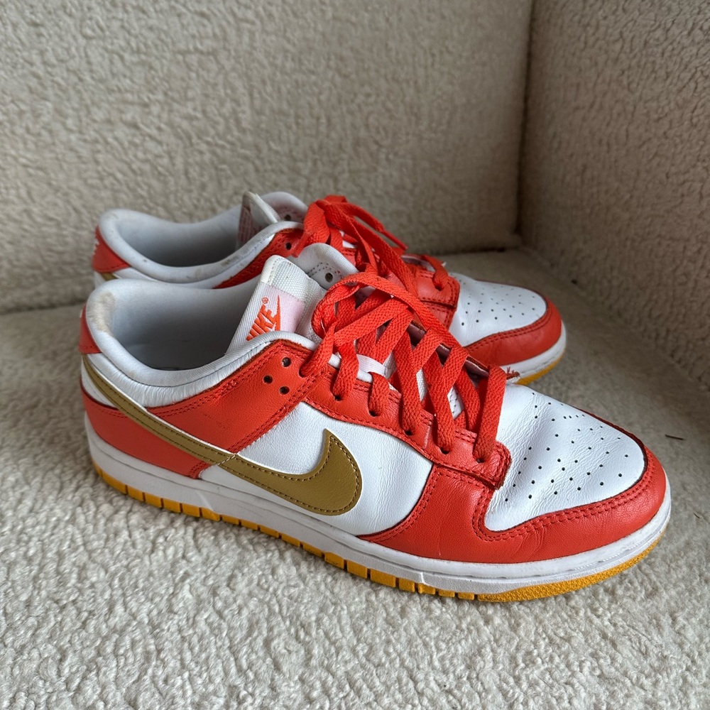 NIKE dunk low orange/metallic gold/white